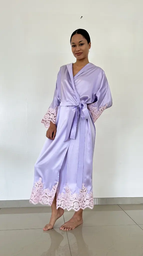 Kimono_en_soie_dentelle_Lilas_rose_3.webp