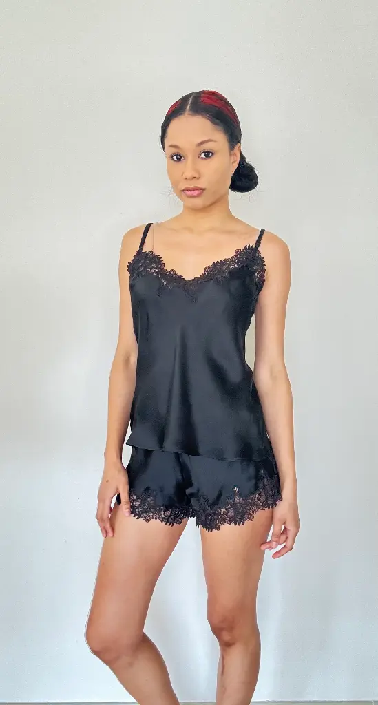 Caraco en soie noire